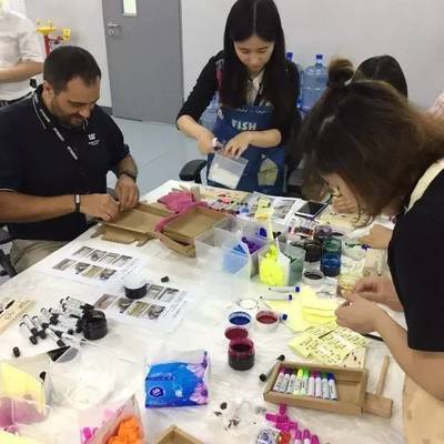 多彩未来，卡特彼勒与你共同绘制——探索企业社会责任中的教育投资新蓝图